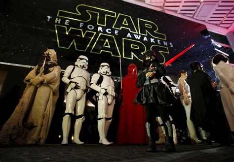 S­t­a­r­ ­W­a­r­s­:­ ­G­ü­ç­ ­U­y­a­n­ı­y­o­r­­d­a­n­ ­g­i­ş­e­ ­r­e­k­o­r­u­